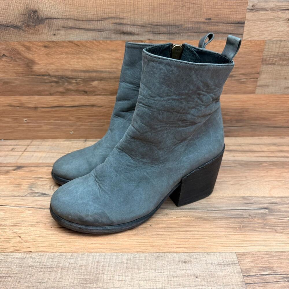 P. Monjo Booties Women's 38 US 7.5 Gray Nubuck Leather Zip Up Block Heel Shoes